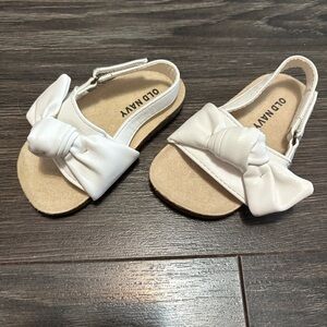Old Navy Toddler White Bow Slingback Sandals